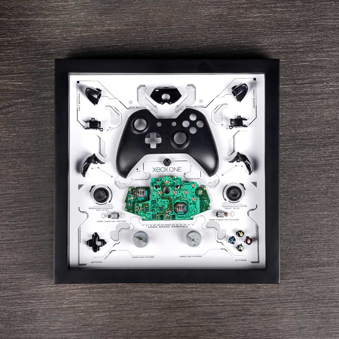 8eb93b706b6a4ea7b44e5fb3c55b4762.jpeg GRID® XBOX ONE Controller - Image 1